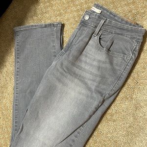 LEVI Mid Rise Skinny • Gray Jean
